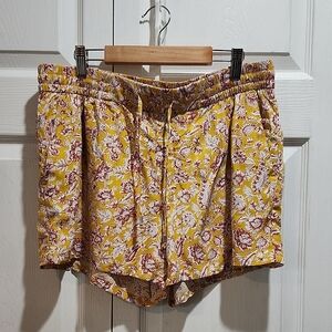 Old Navy Floral Yellow Women's Shorts